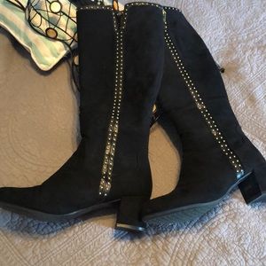 Beautiful suede boots!